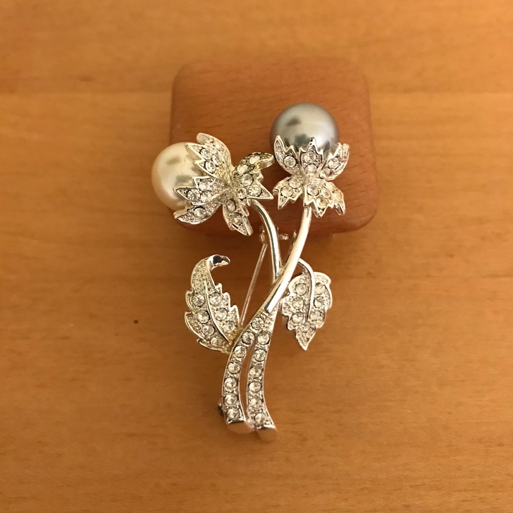 Brooch